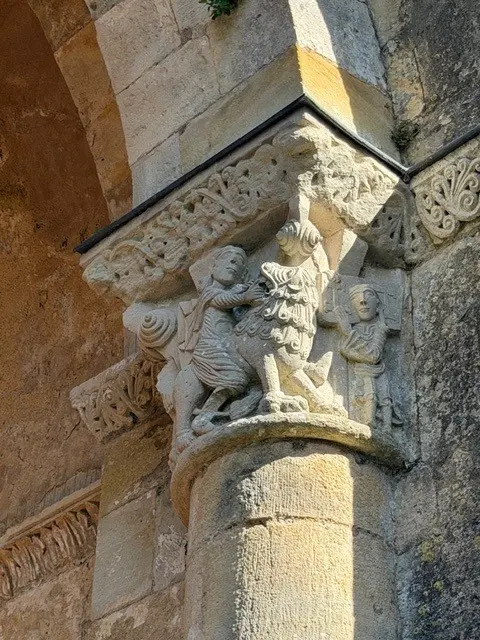 Romanesque carved capitals near Bordeaux